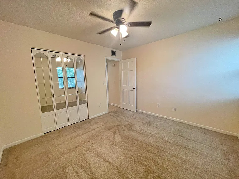 2 Veronese Ct — Photo 4