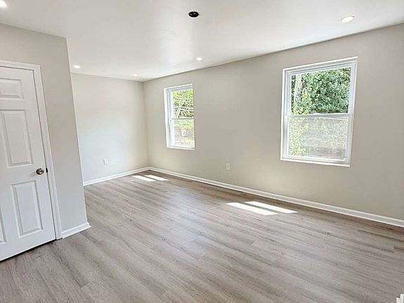 3rd image of 2021 Hampton St Floor 2