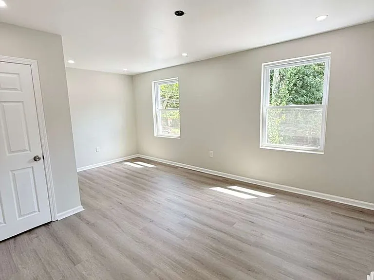 2021 Hampton St — Photo 7