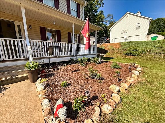 3rd image of 1049 Fieldstone Dr