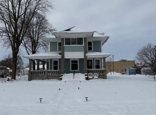 404 S Walnut Ave, Forreston, IL 61030