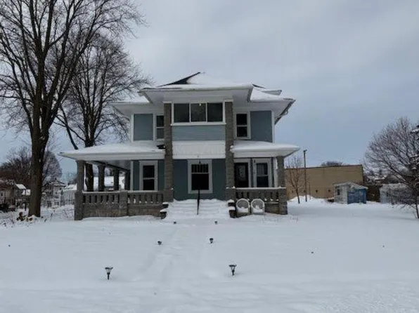 404 S Walnut Ave, Forreston, IL 61030