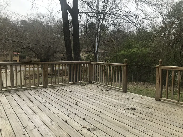 323 Auburn Dr — Photo 15