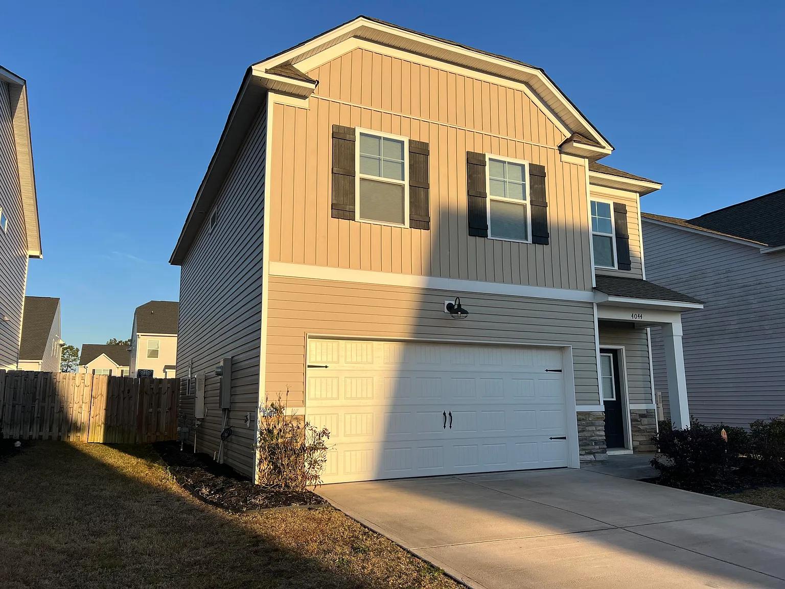 3 bed, 2.5 bath, 1694 sqft, $1,900 — Photo 3