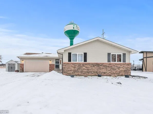 1107 4th St E, West Fargo, ND 58078