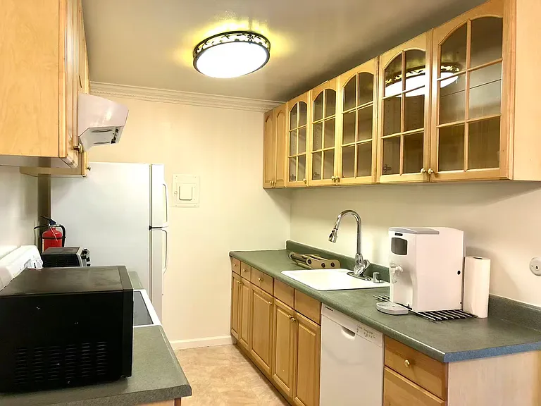 2458 W Bayshore Rd #7 — Photo 5