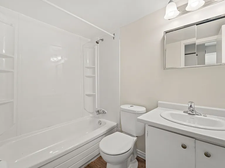 3461 Peter St — Photo 15