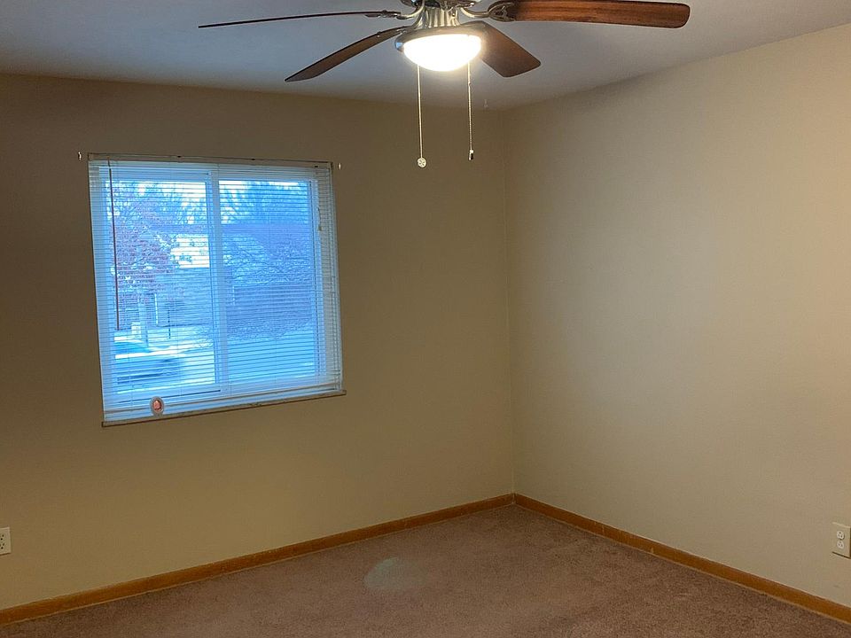 1st image of 21999 River Oaks Dr #5