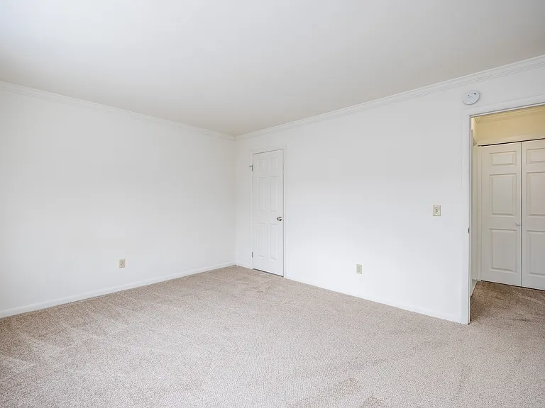 Clintwood Apartments — Photo 58