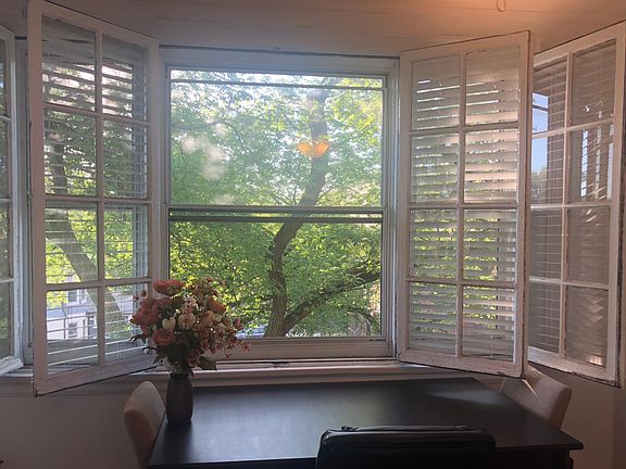 4th image of 1002 Hinman Ave APT 3