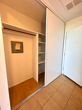 410 N Civic Dr — Photo 19