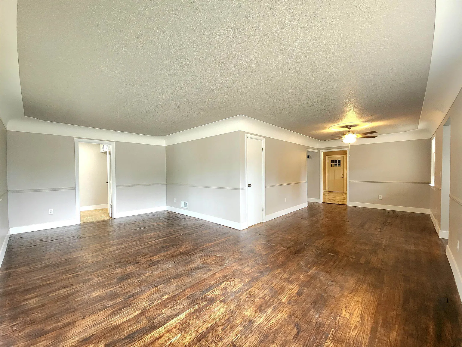 4 bed, 2.0 bath, 2106 sqft, $1,900 — Photo 4