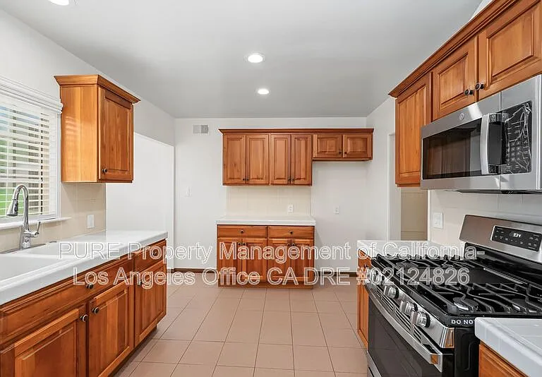 4619 W 133rd St — Photo 11
