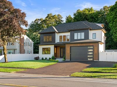 741 Greendale Ave, Needham, MA, 02492