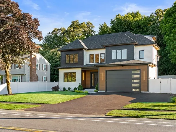 741 Greendale Ave, Needham, MA 02492