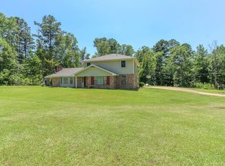 38 Petersburg Rd, Columbus, MS 39702