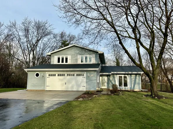 W141S6884 Gaulke DRIVE, Muskego, WI 53150