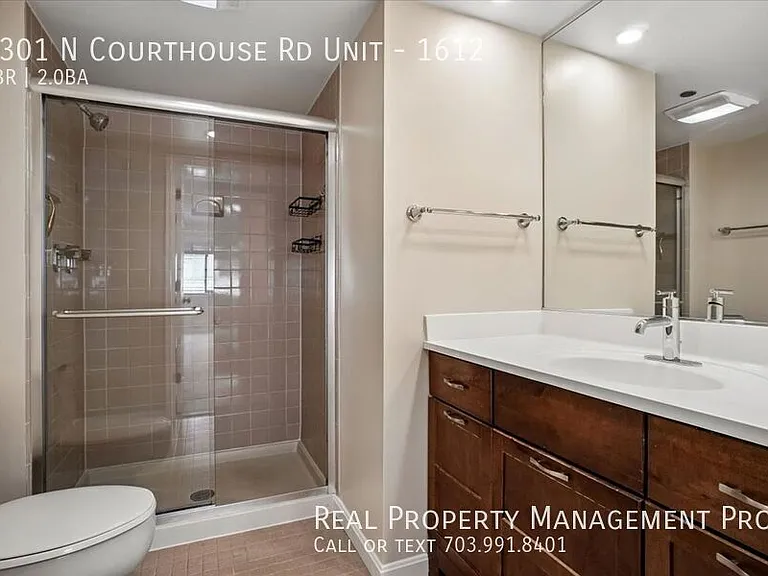 1301 N Courthouse Rd #1612 — Photo 24