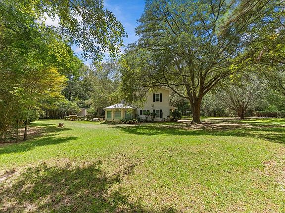 3rd image of 108 Valley Ct