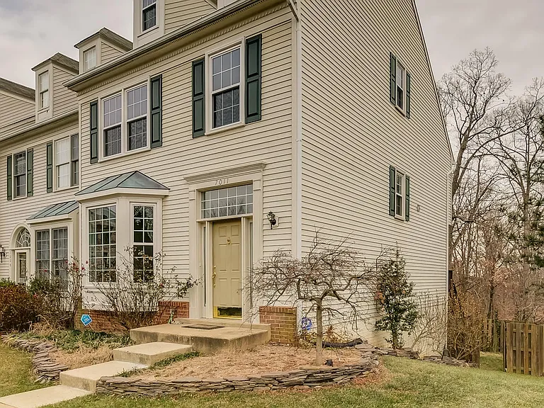 7011 Fieldhurst Ct — Photo 3