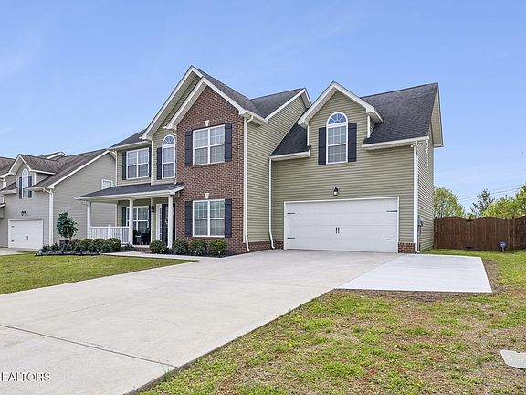 3rd image of 2608 Southwinds Cir