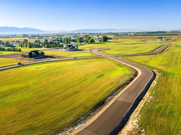 30 Charlotte Peak Ct, Kalispell, MT 59901