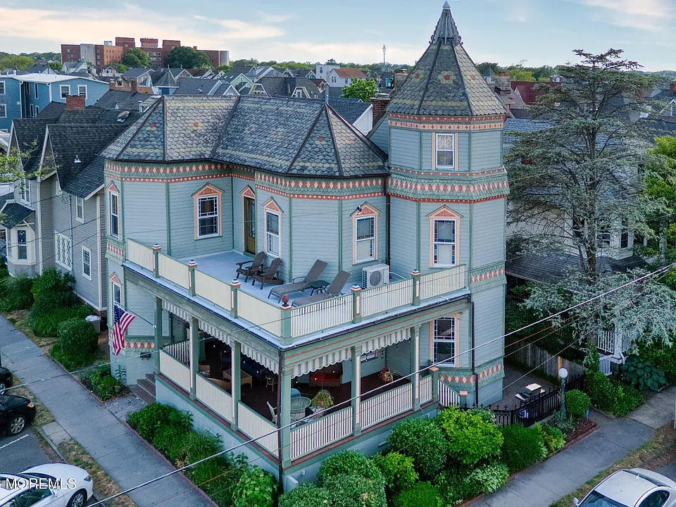 44 Webb Ave