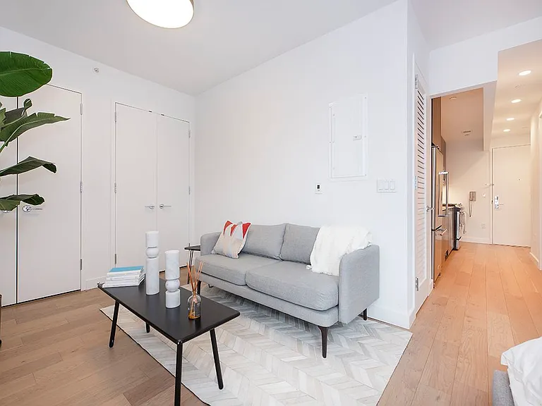 225 E 39th St #28M — Photo 4