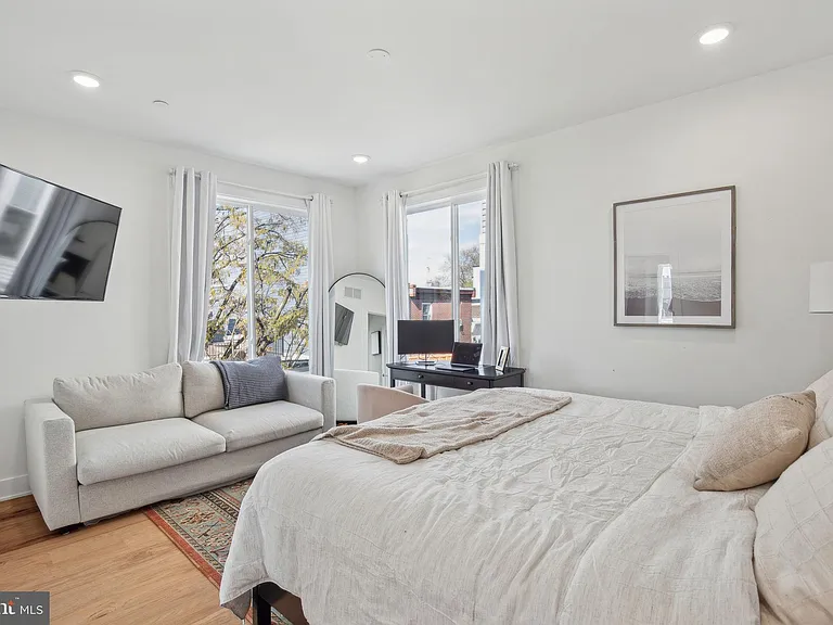2224 Amber St #4 — Photo 15