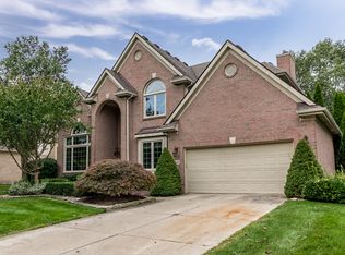 22485 Moorgate St, Novi, MI 48374