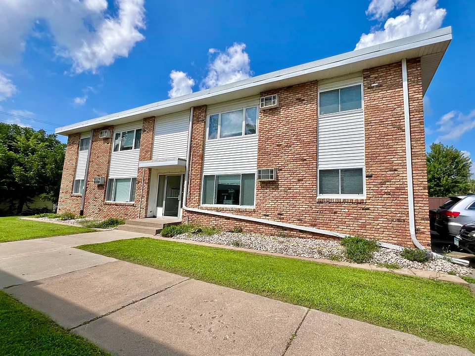 553 Lemon St N #7
