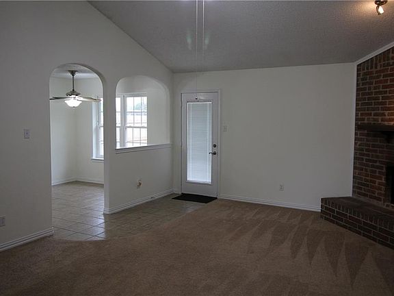 5th image of 1125 N Knowles Dr