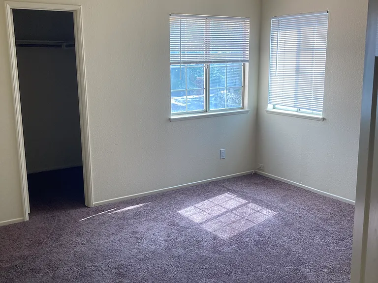 1709 E Norberry St — Photo 5