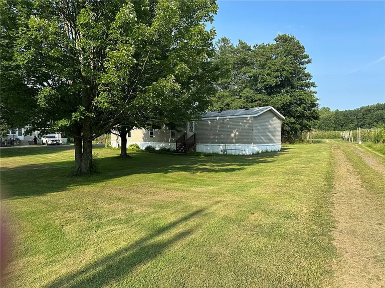 5676 State Route 14 — Photo 22