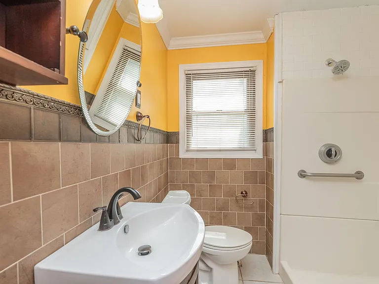 315 Georgia Ave — Photo 19