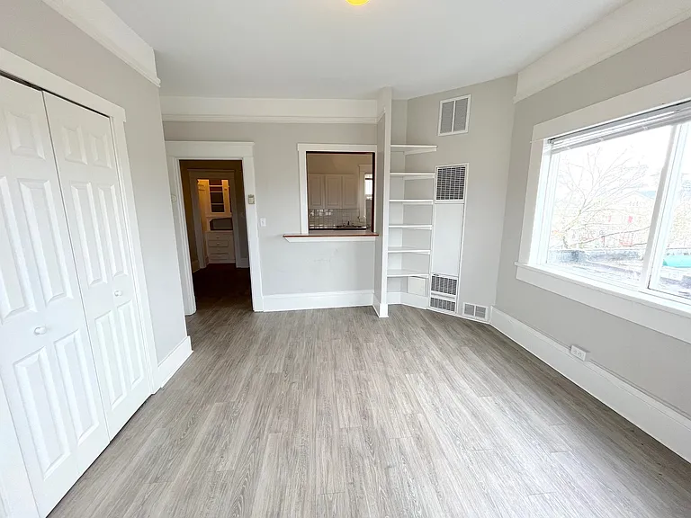 1722 N 45th St #6 — Photo 3
