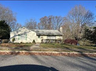 42 Surrey Dr, Newtown Square, PA 19073