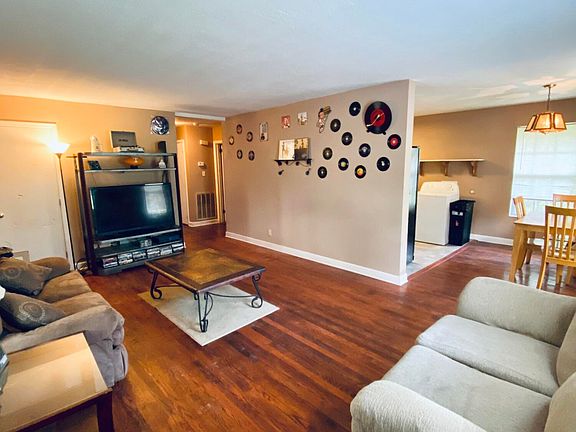 3rd image of 4602 Winterset Dr
