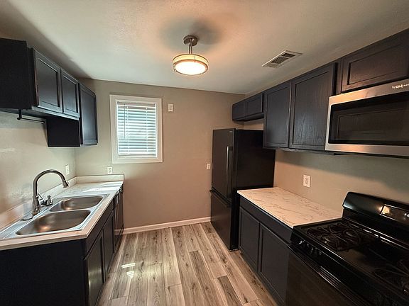 4th image of 3313 Turner Ave