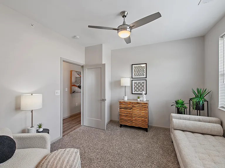 19Nineteen Promenade — Photo 213
