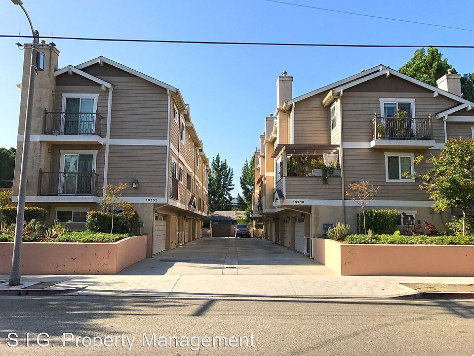 1st image of 10752 Hortense St Unit 2