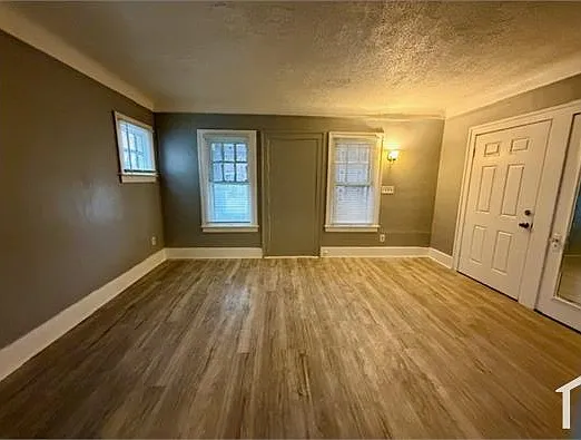 2549 Highland St #LOWER — Photo 8