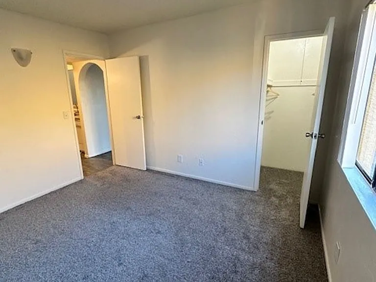 Silverado Apartments — Photo 14