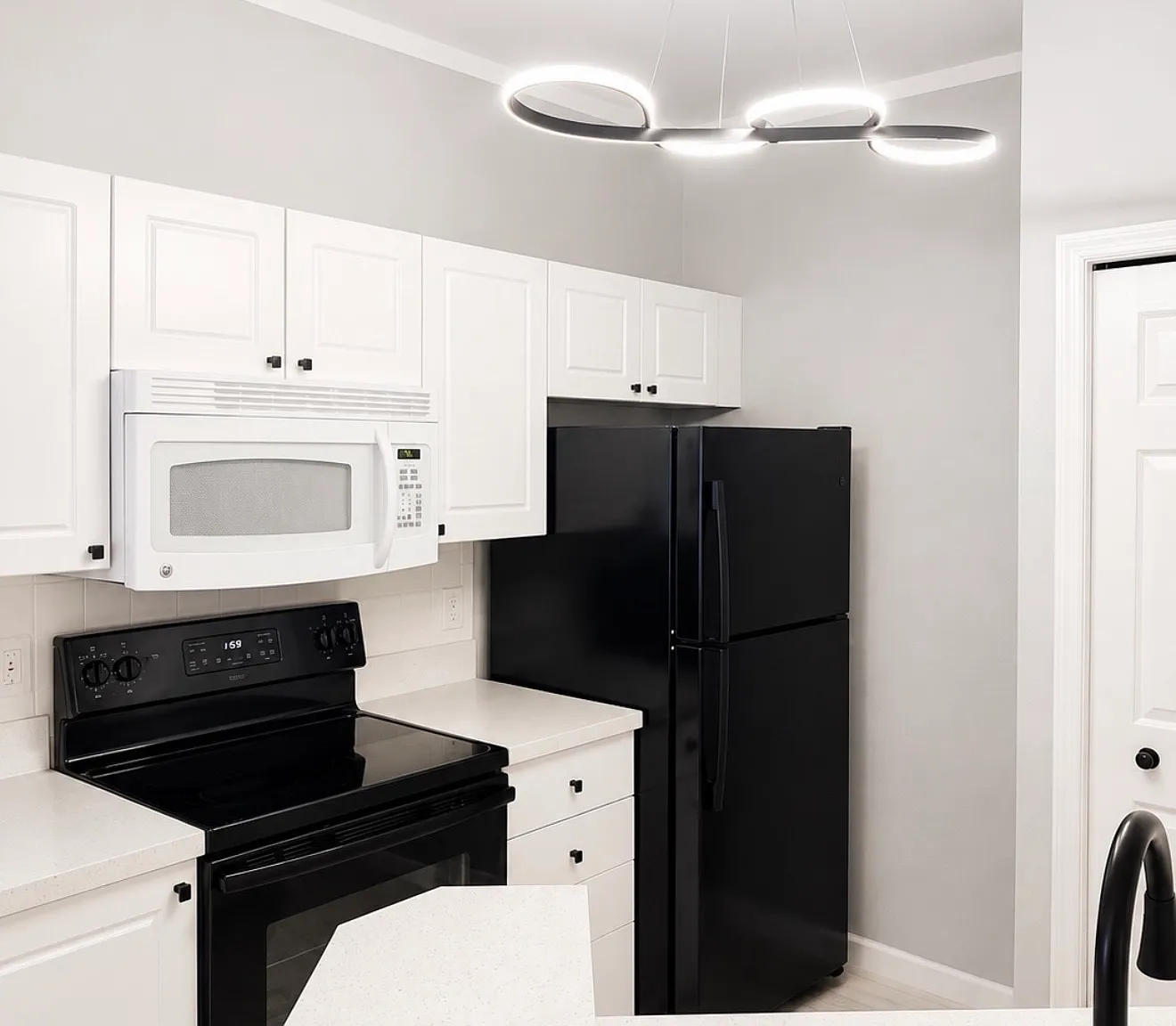 1 bed, 843 sqft, $1,750 — Photo 4