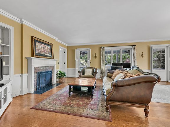5th image of 6 Milford Ln