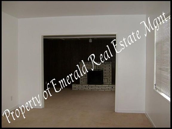 2nd image of 909 Madeira Dr NE