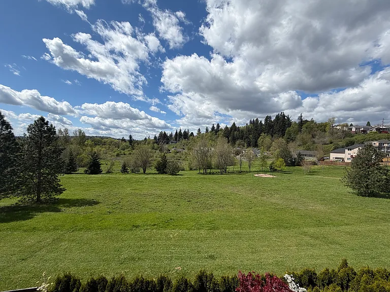 2437 SW Linneman Dr — Photo 21