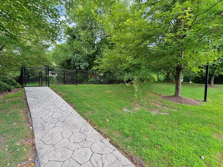 The Horizons at Franklin Lakes Apartment Homes — Photo 26