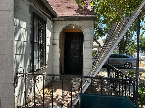 5th image of 3825 E McKenzie Ave