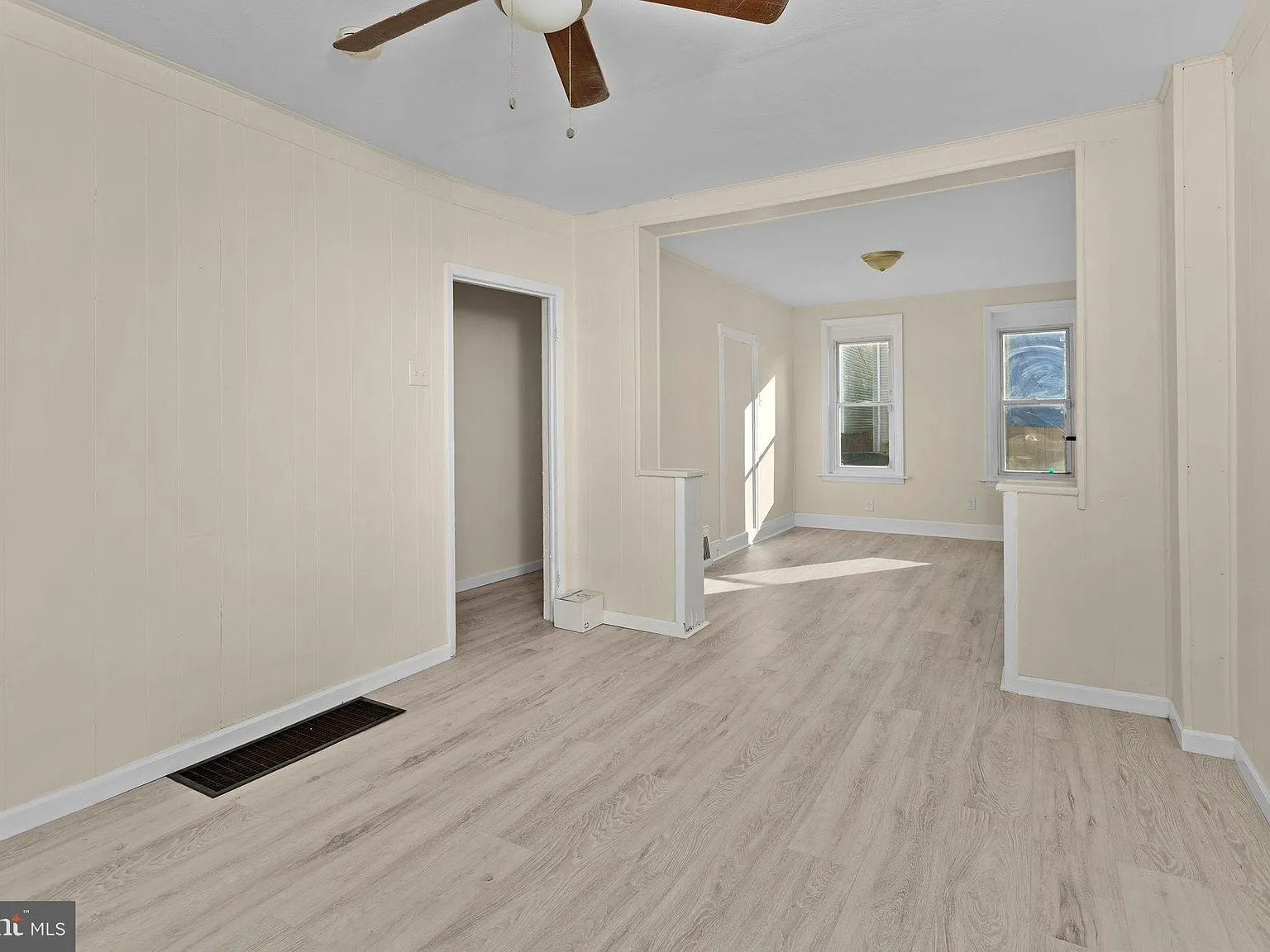 4 bed, 1272 sqft, $2,400 — Photo 4